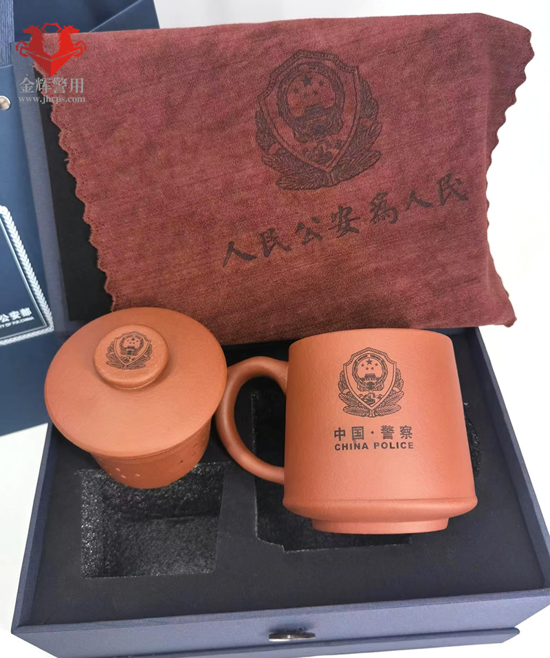 警用（yòng）紫砂泡茶杯，高級警官紀念紫砂杯，警魂（hún）精神警察水杯，公安（ān）紫（zǐ）砂杯